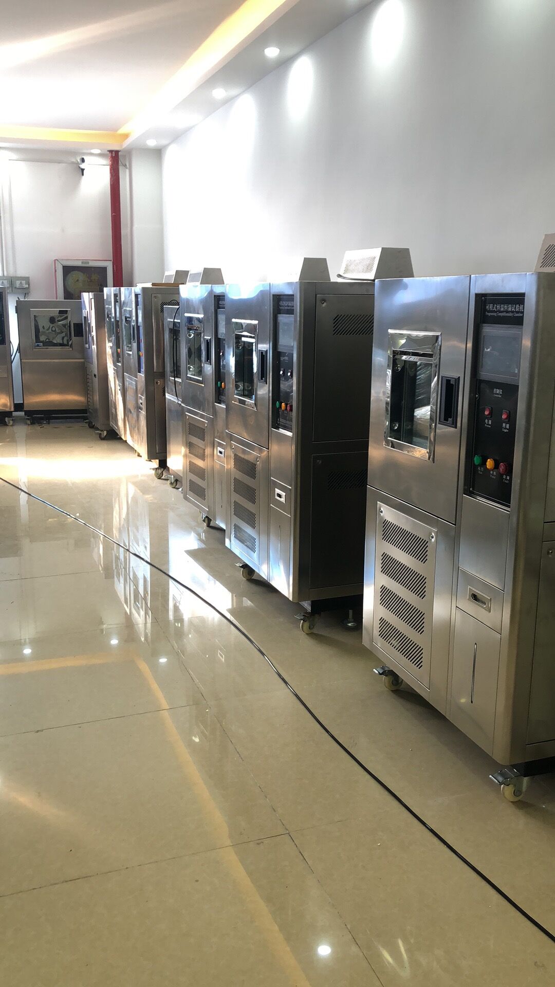 一批環(huán)境與機(jī)械力學(xué)可靠性設(shè)備順利交付深圳品網(wǎng)科技有限公司使用。 一批環(huán)境與機(jī)械力學(xué)可靠性設(shè)備順利交付深圳品網(wǎng)科技有限公司使用。